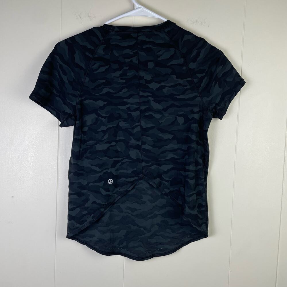 Lululemon Quick Pace Camo Short Sleeve Shirt Top Size 4